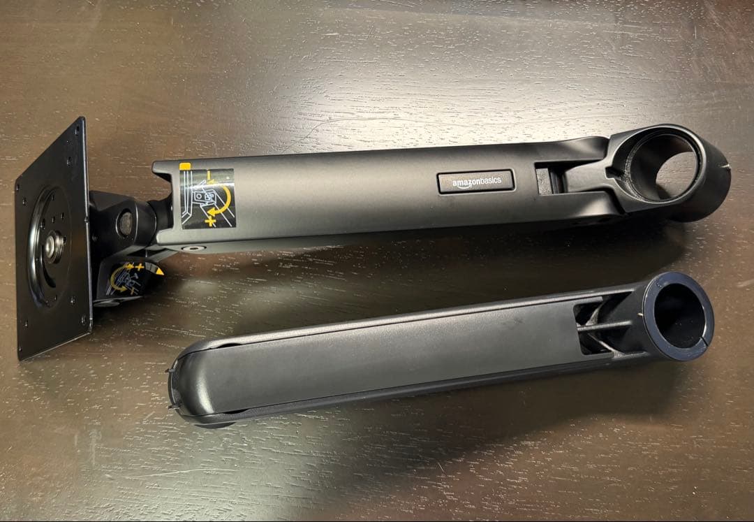 Amazonベーシックモニターアームシングル