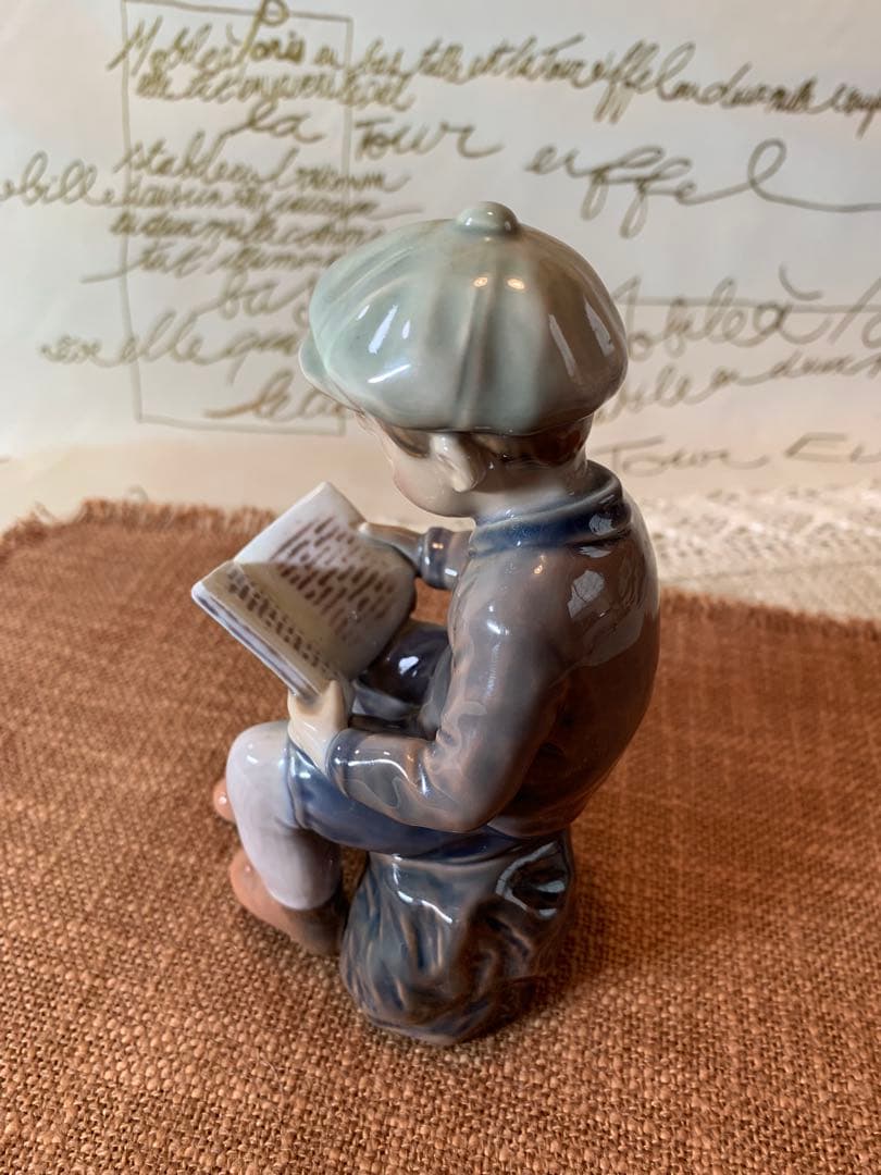 ロイヤルコペンハーゲン　ダールイェンセンのビンテージの可愛い男の子フィギュリン！