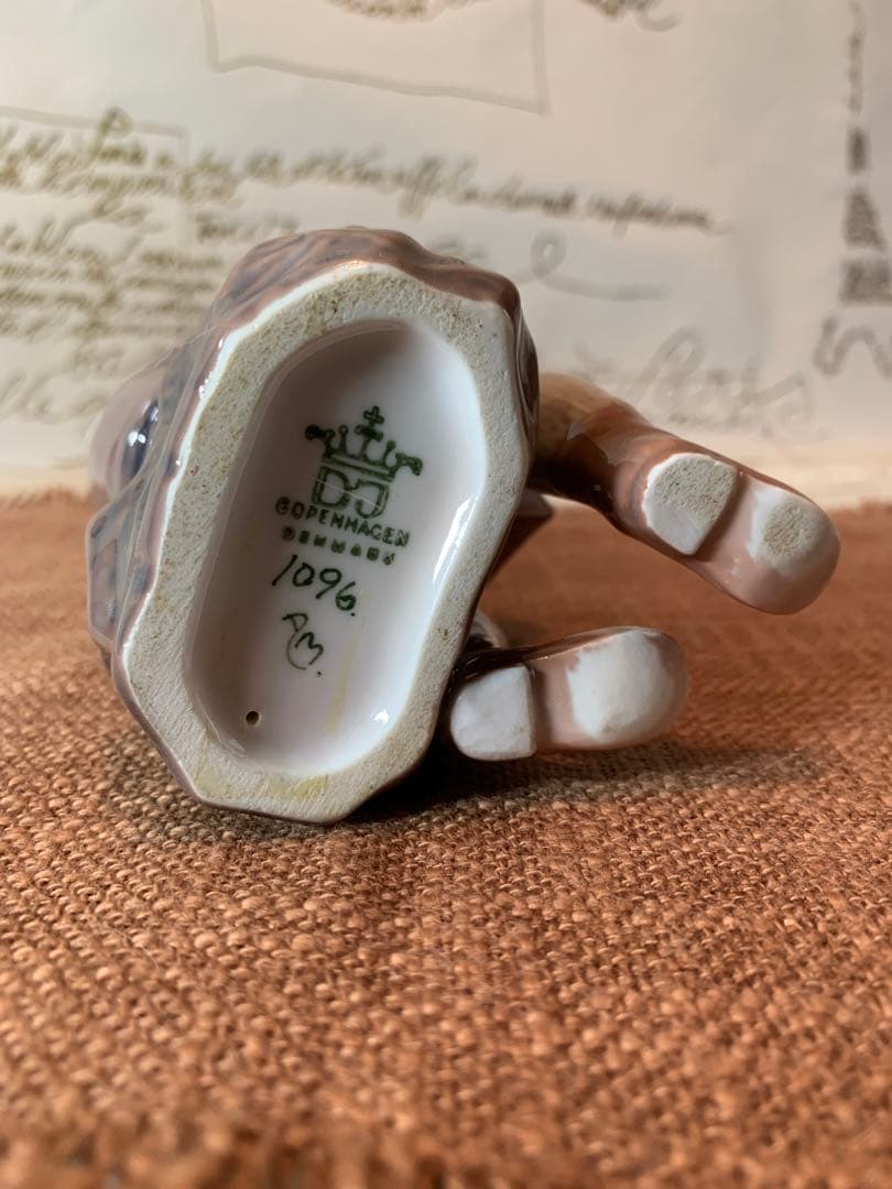 ロイヤルコペンハーゲン　ダールイェンセンのビンテージの可愛い男の子フィギュリン！