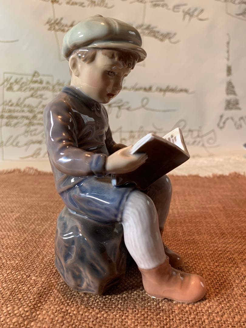 ロイヤルコペンハーゲン　ダールイェンセンのビンテージの可愛い男の子フィギュリン！