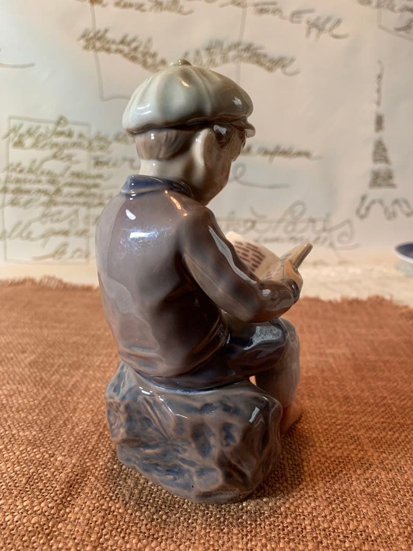 ロイヤルコペンハーゲン　ダールイェンセンのビンテージの可愛い男の子フィギュリン！