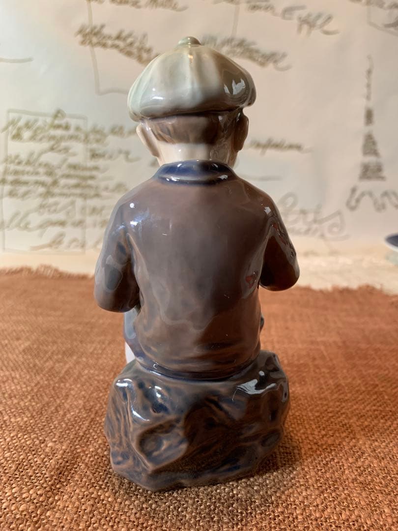 ロイヤルコペンハーゲン　ダールイェンセンのビンテージの可愛い男の子フィギュリン！