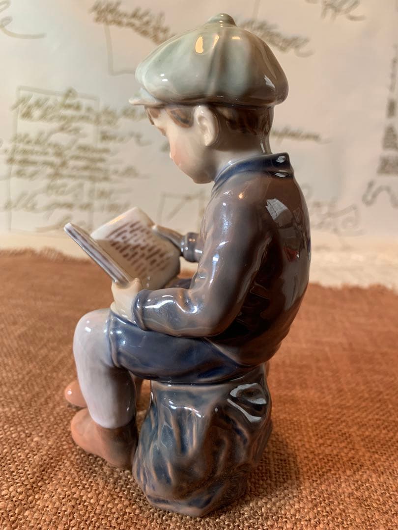 ロイヤルコペンハーゲン　ダールイェンセンのビンテージの可愛い男の子フィギュリン！