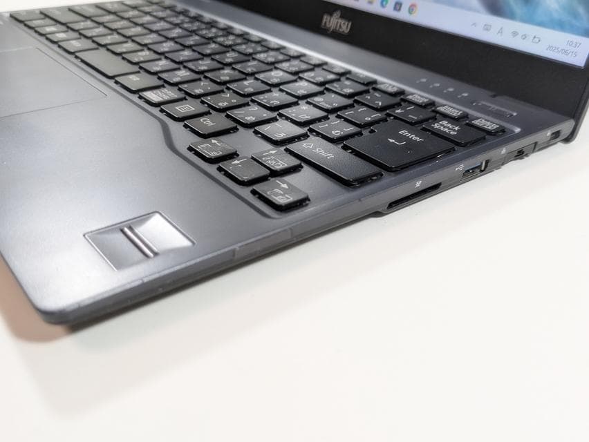 【薄型】軽量小型ノートパソコン✨新品SSD256GB✨win11✨オフィス