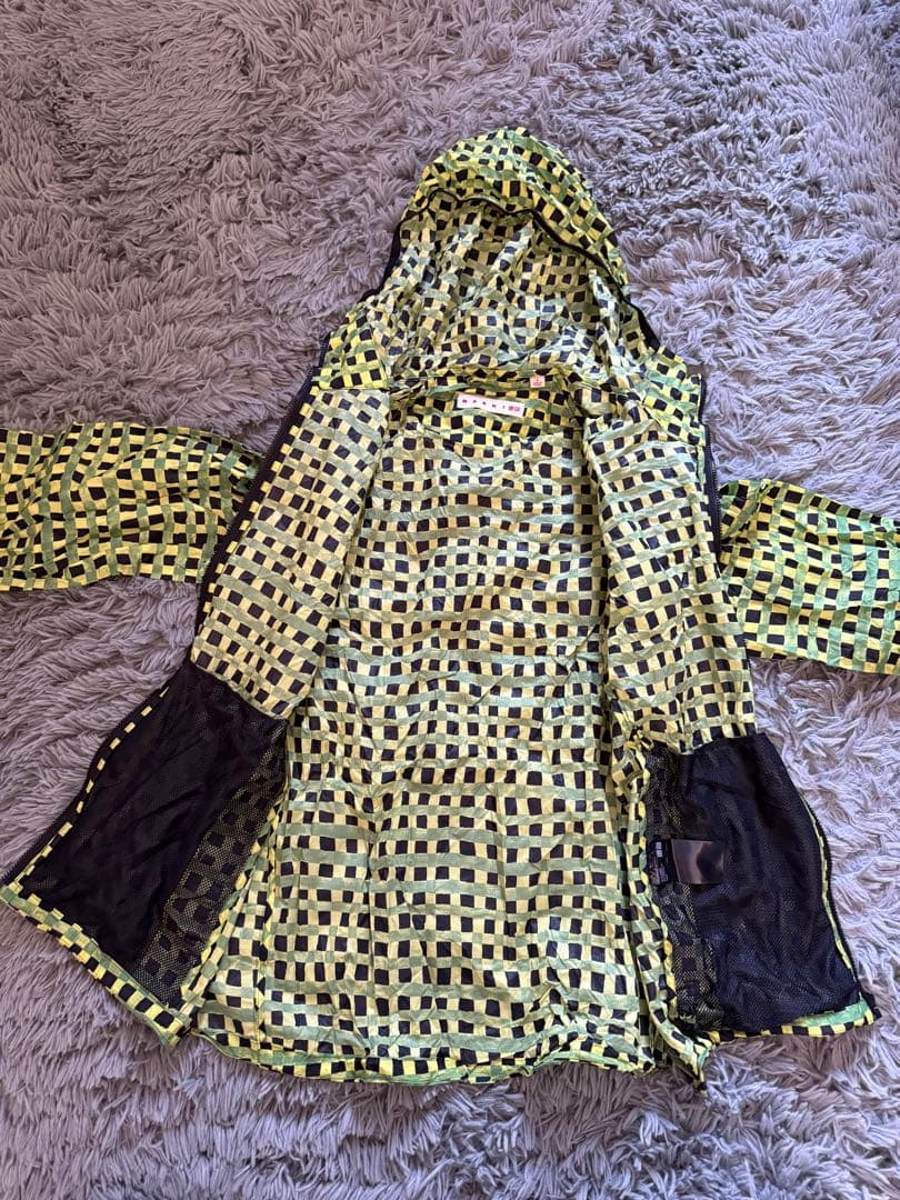 【新品未使用】希少品✨　UNIQLO×MARNI ポケッタブルパーカー Sサイズ