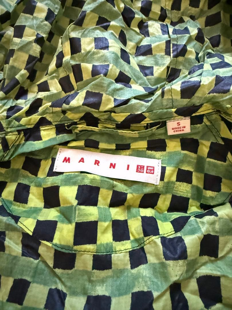 【新品未使用】希少品✨　UNIQLO×MARNI ポケッタブルパーカー Sサイズ