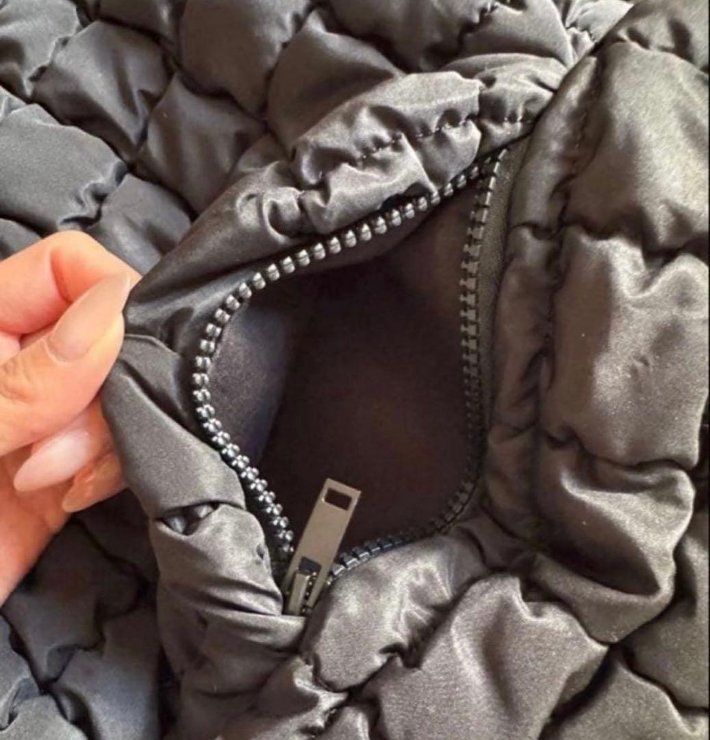 新品/ COS オーバーサイズキルティングバッグ