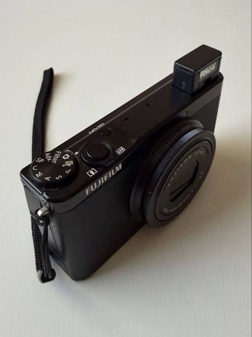 Fujifilm XQ1 コンパクトデジタルカメラ ブラック