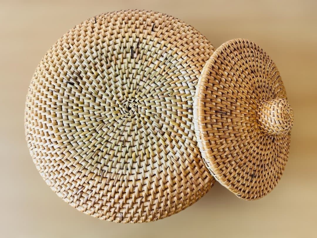 天然素材 アジア籐籠 円形蓋付き収納バスケット