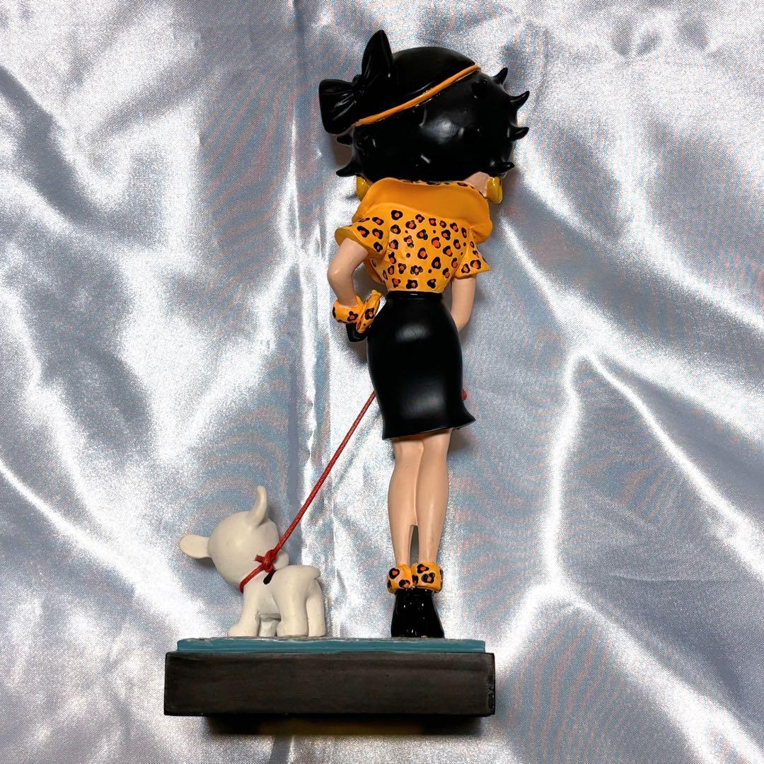 【ベティ・ブープ】BettyBoopフィギュア/激レア/希少/可愛い/愛犬の散歩