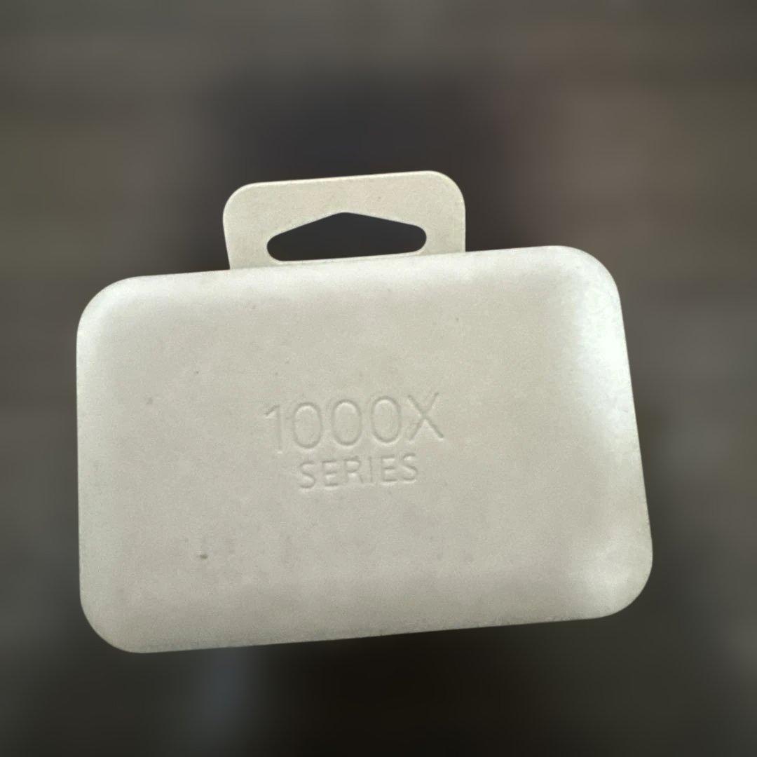 SONY ワイヤレスイヤホン　wf-1000xm4 充電ケース付き ブラック