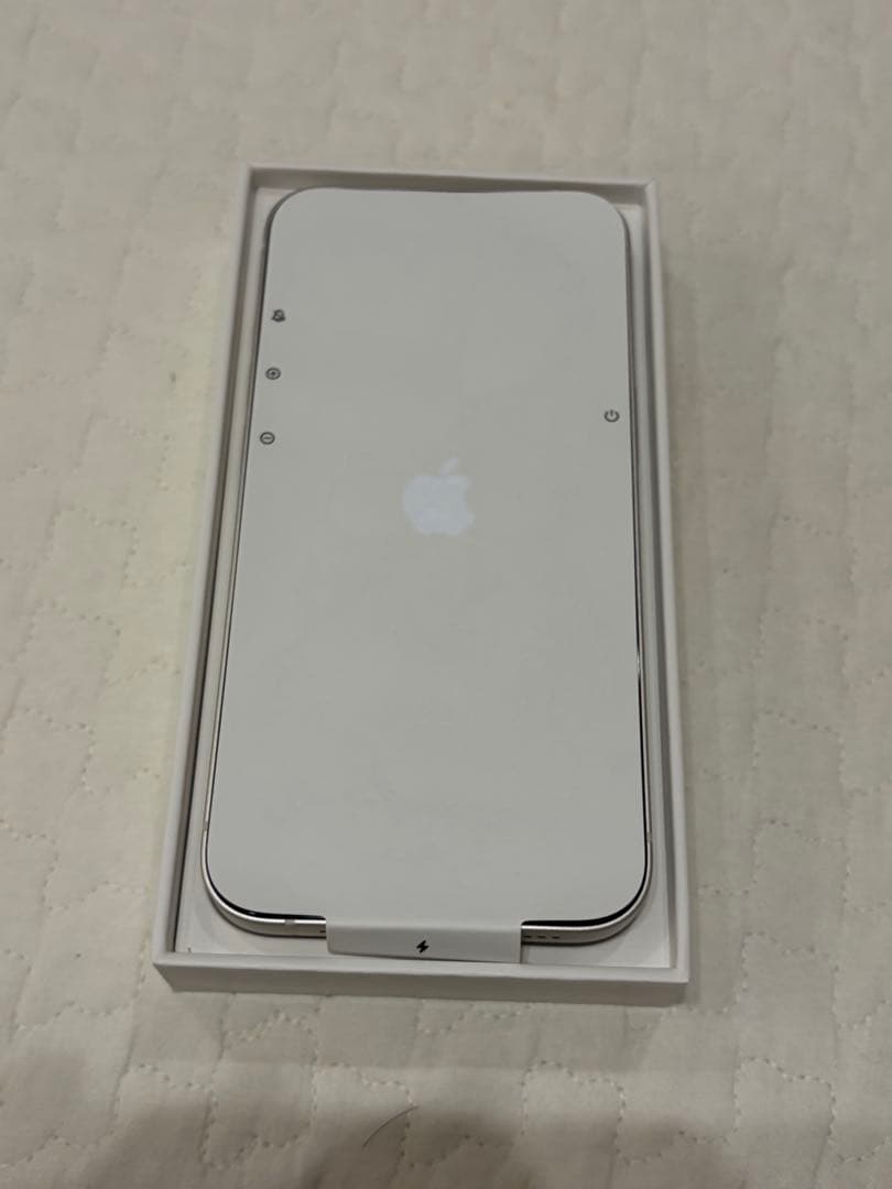 【美品】iPhone13 128GB SIMフリー スターライト