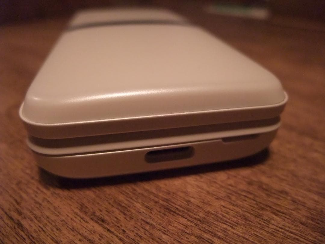 docomo ドコモ DIGNO KY-42C ホワイト