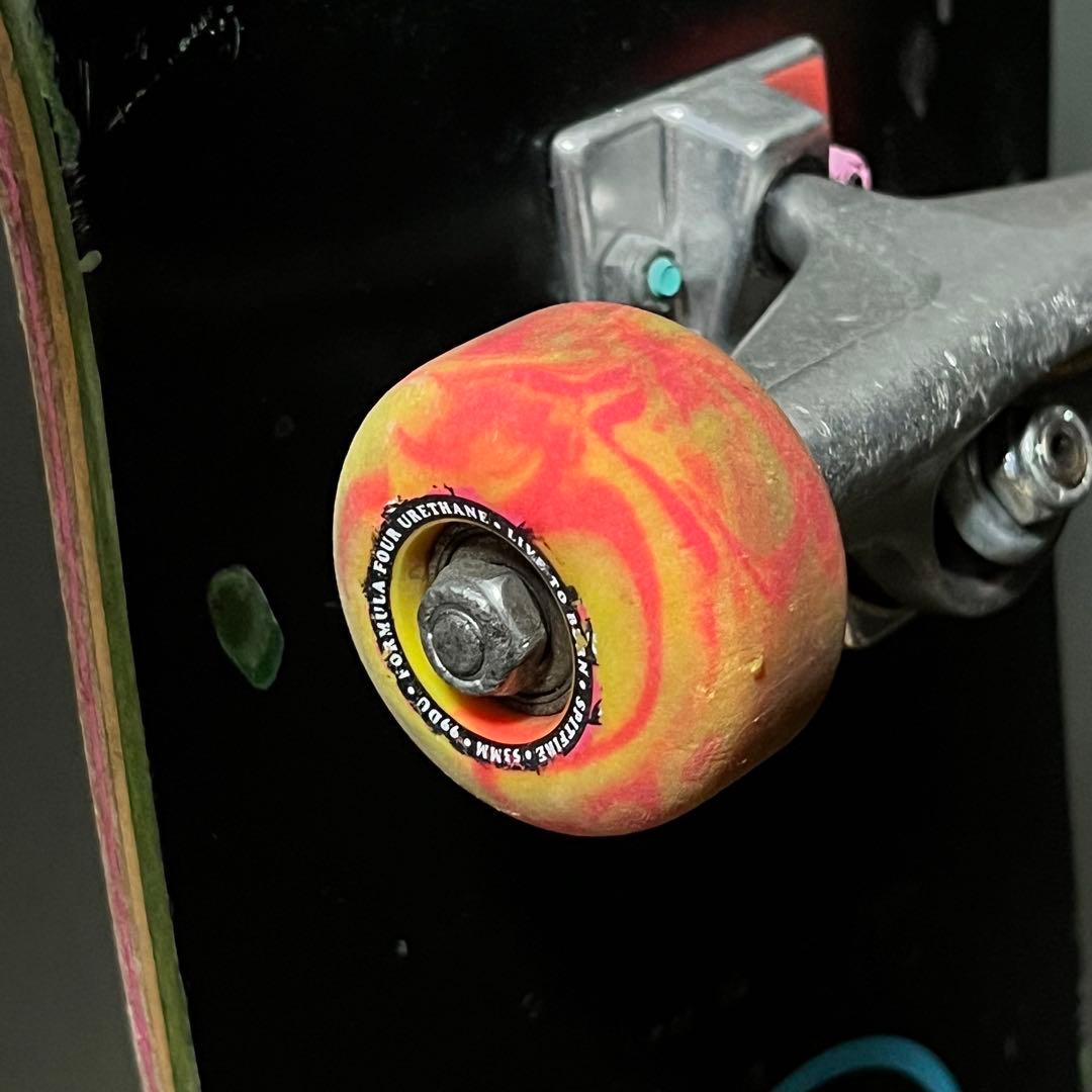 ガール スケボー　8インチ ベンチャー　スピットファイヤ　コンプリート