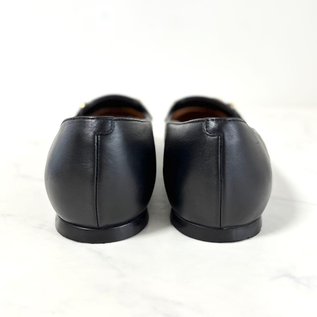 極美品 トッズ 35.5 メタルチェーン スクエアトゥ フラットシューズ 黒金