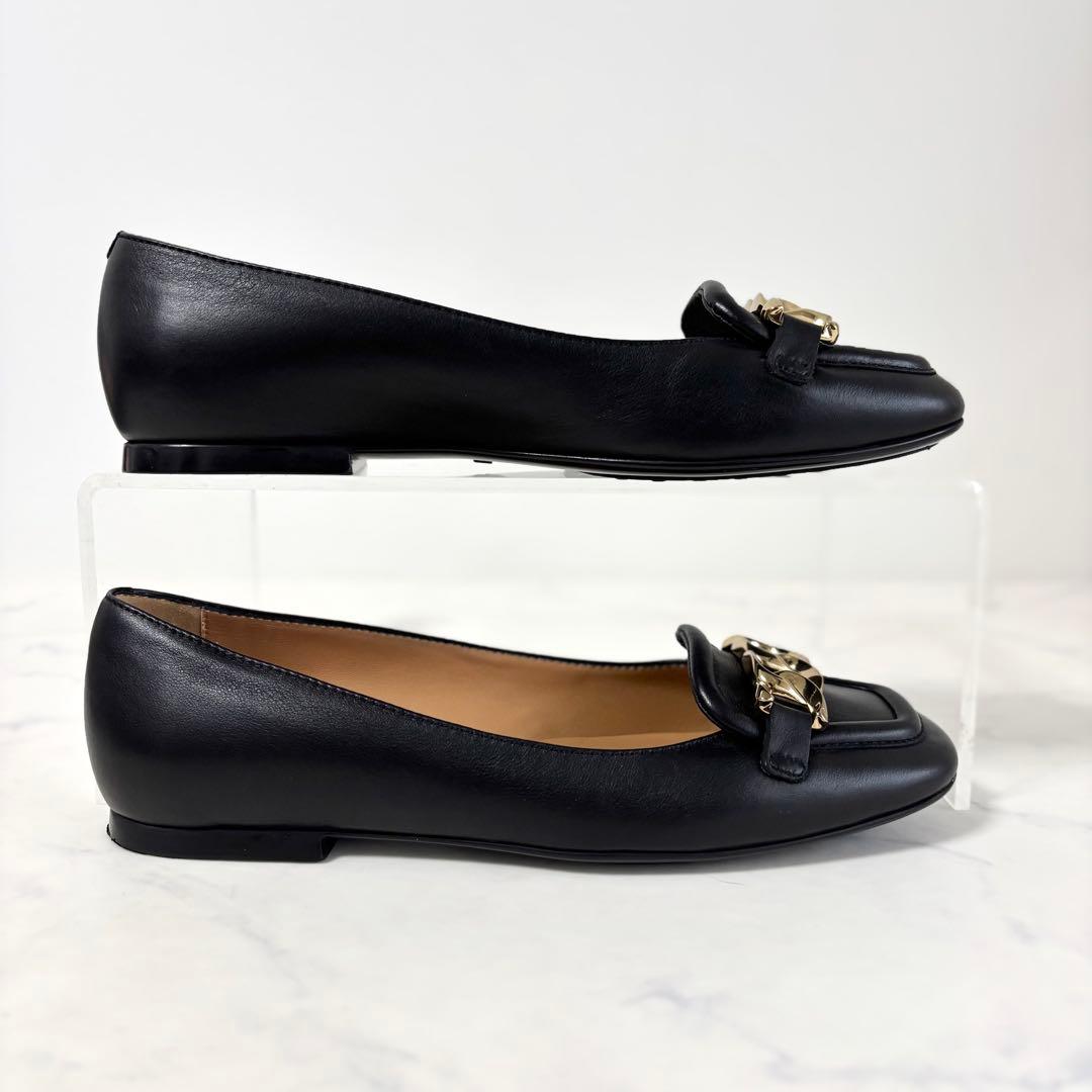 極美品 トッズ 35.5 メタルチェーン スクエアトゥ フラットシューズ 黒金