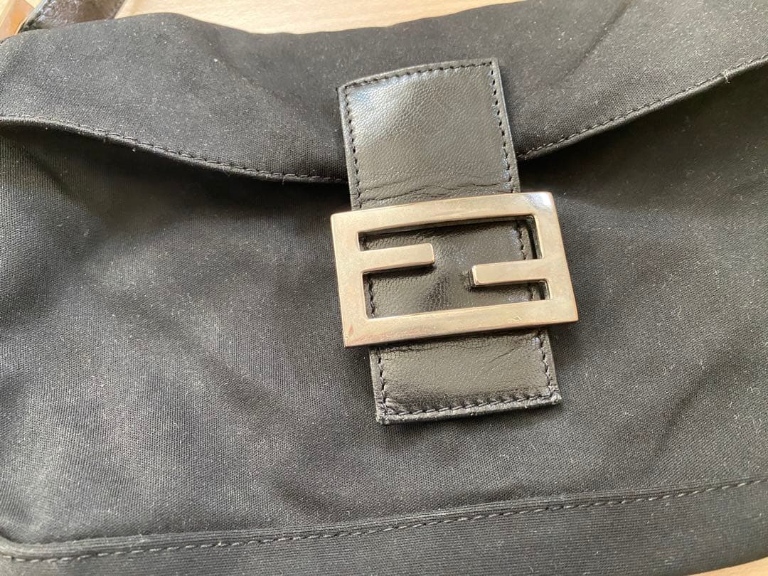FENDI フェンディ　マンマバケット　ショルダーバッグ