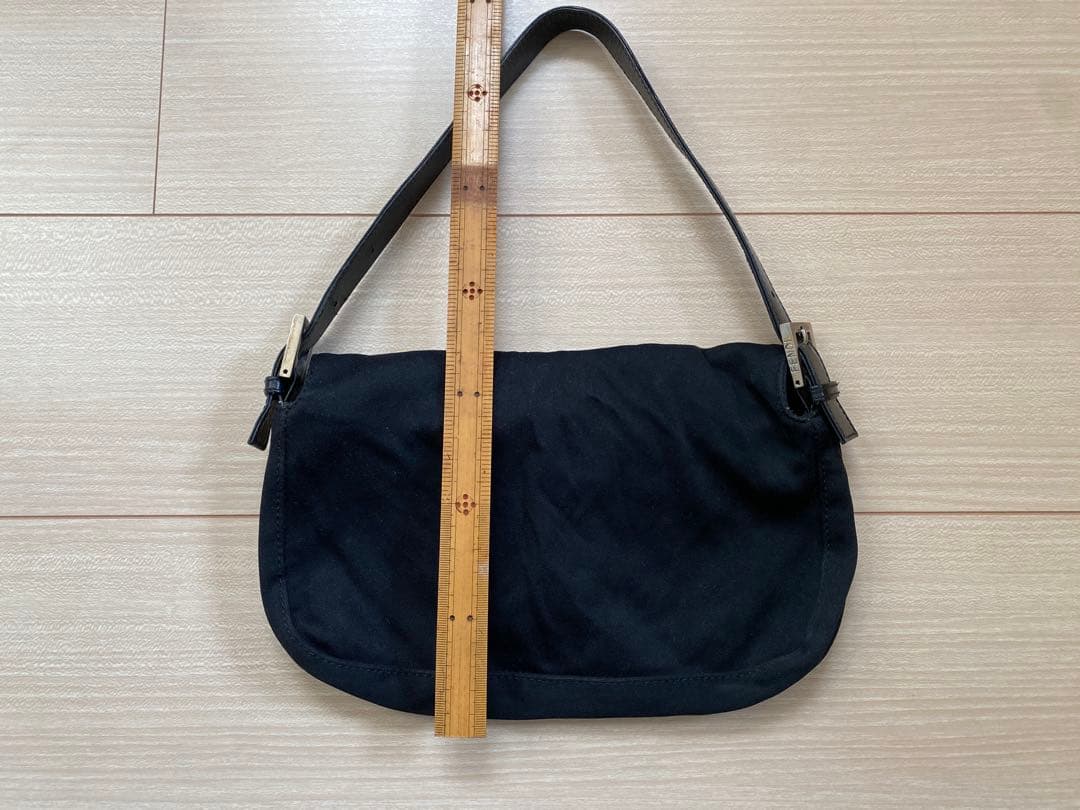 FENDI フェンディ　マンマバケット　ショルダーバッグ