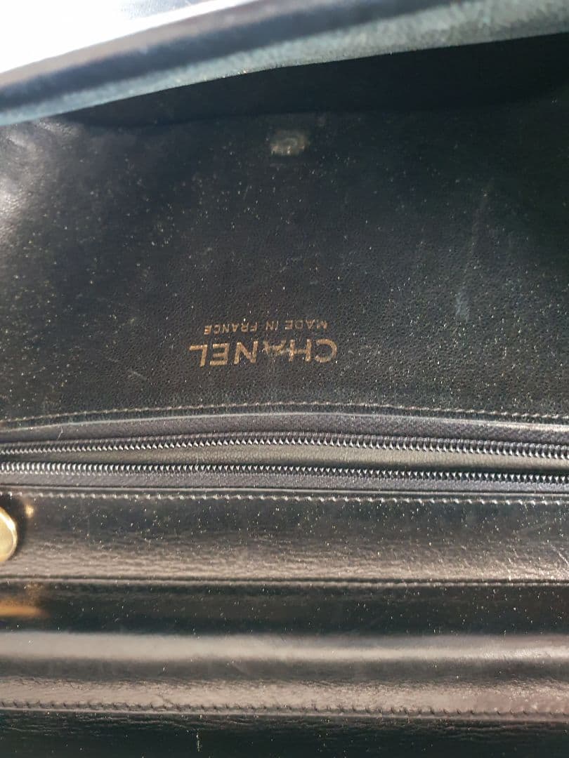 シャネル レザー ショルダーバッグ