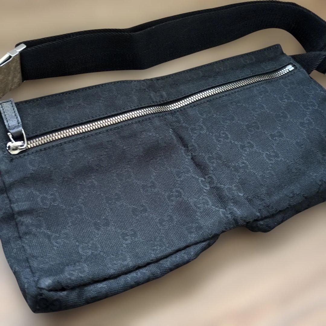 GUCCI　GGキャンバスウエストバッグ　28566 ブラッ ク　グッチ