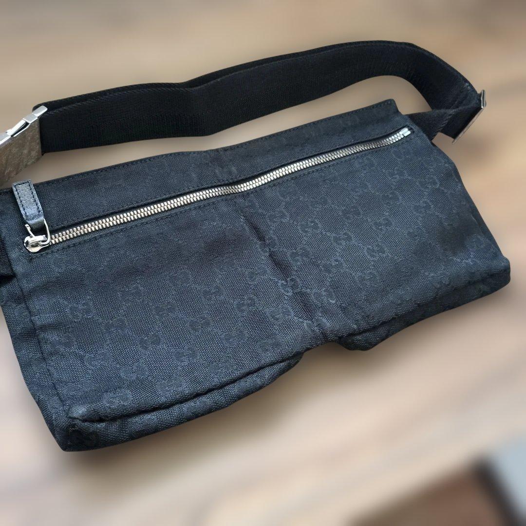 GUCCI　GGキャンバスウエストバッグ　28566 ブラッ ク　グッチ