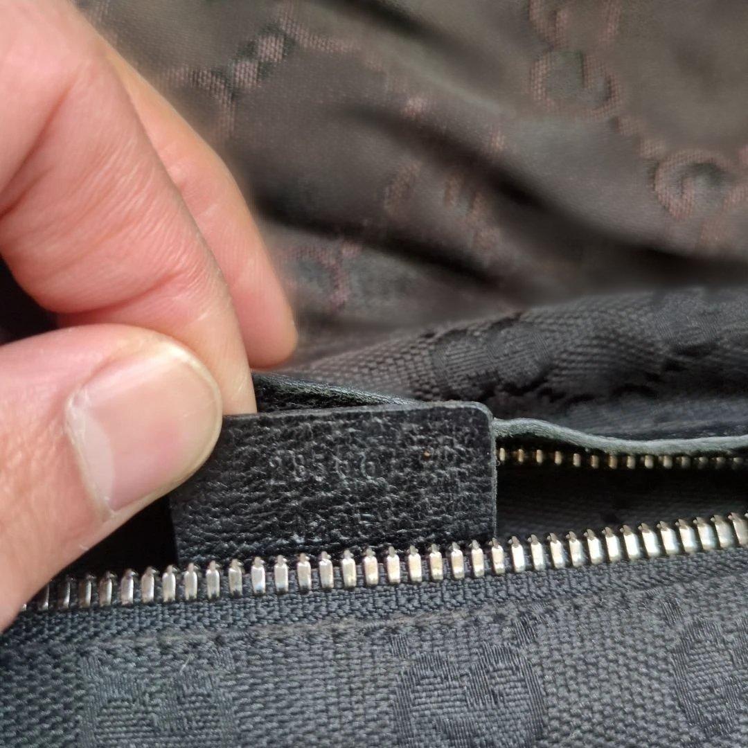 GUCCI　GGキャンバスウエストバッグ　28566 ブラッ ク　グッチ