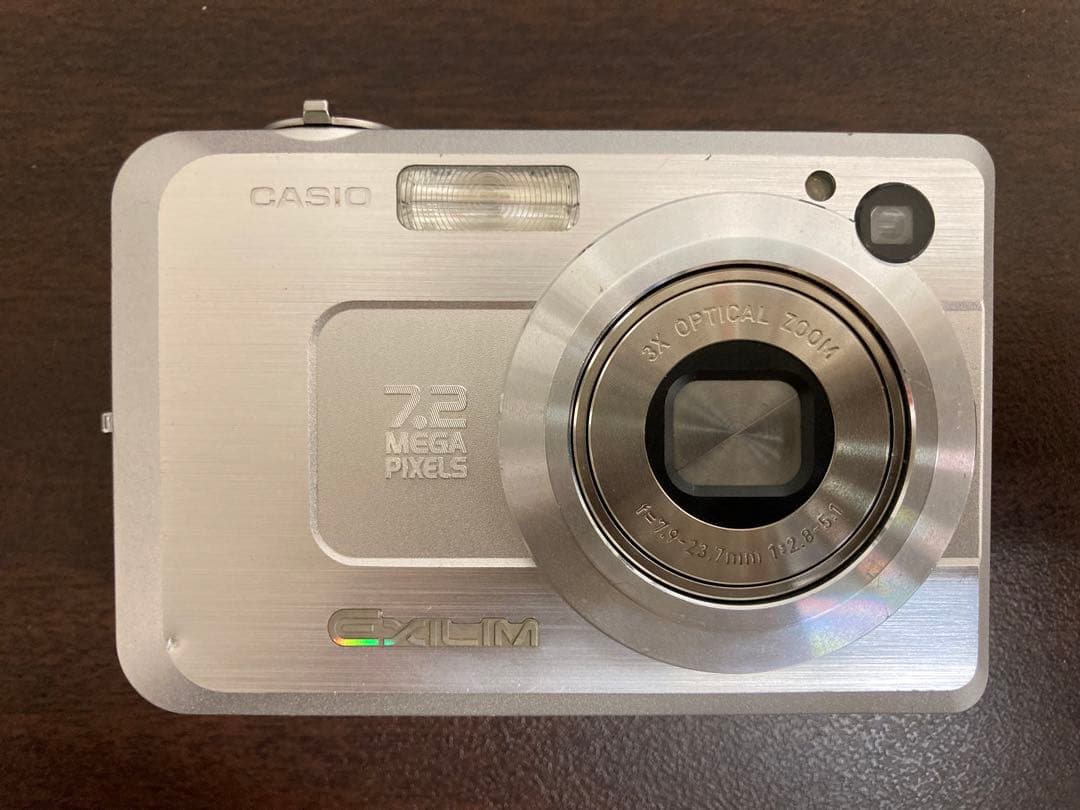 CASIO EXILIM EX-Z750 コンパクトデジタルカメラ　コンデジ