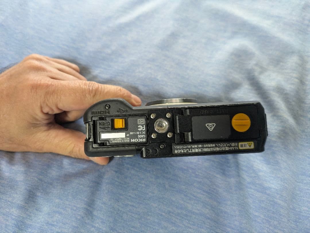 RICOH G800 コンパクトデジタルカメラ　バッテリー×2 充電器×1