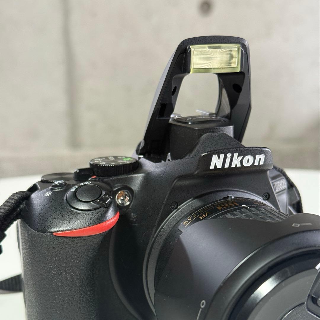 Nikon デジタル一眼レフカメラ D5600 ダブルズームキット バッグ付き