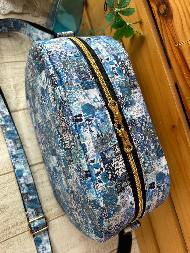 n.k.d♡リバティ カジュアルショルダーバッグ　マチ10cm