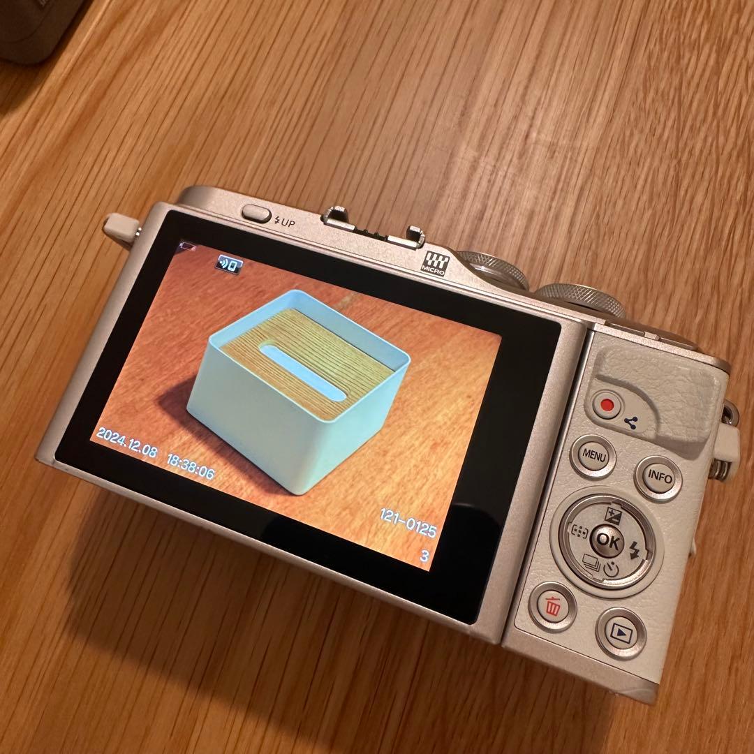 美品 Olympus E-PL10 カメラ 一眼レフ デジカメ ミラーレス