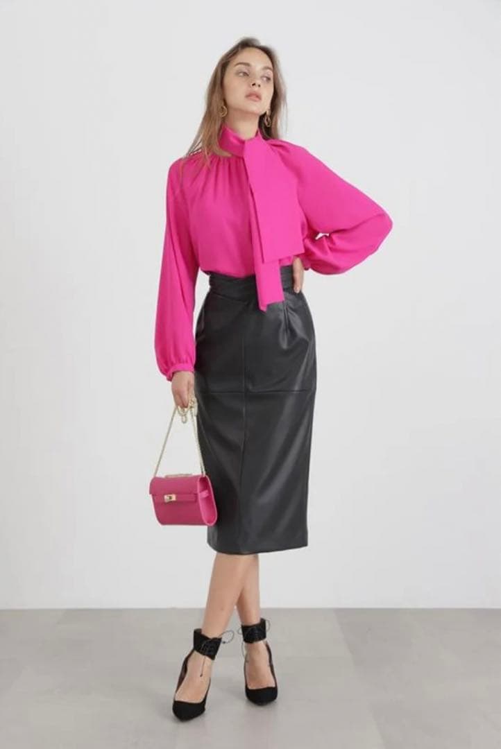 極美品　ピンキー＆ダイアン　チェーンハンドバッグ （ピンク）　本革　レザー