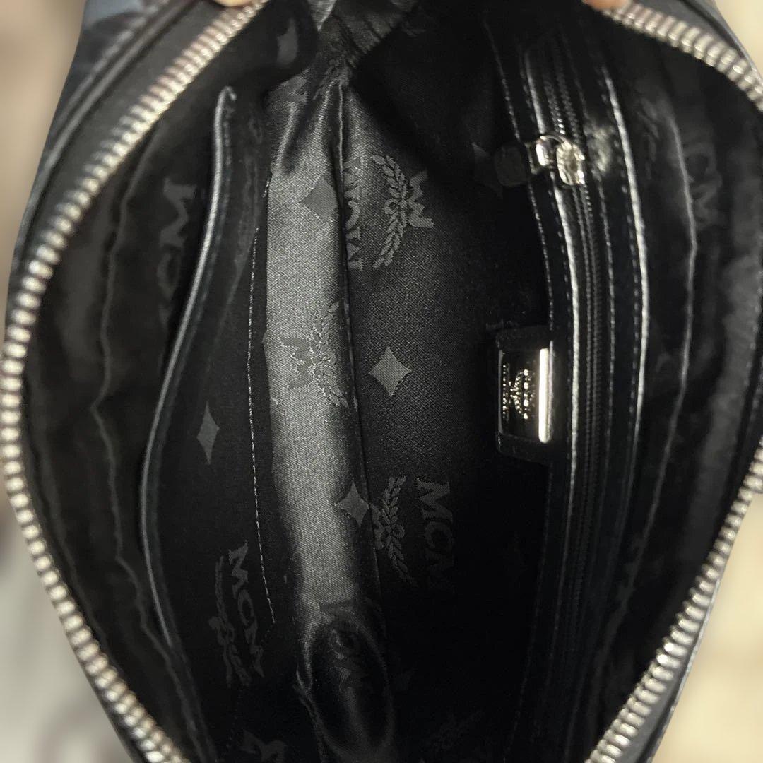 MCM ショルダーバッグ　ブラック