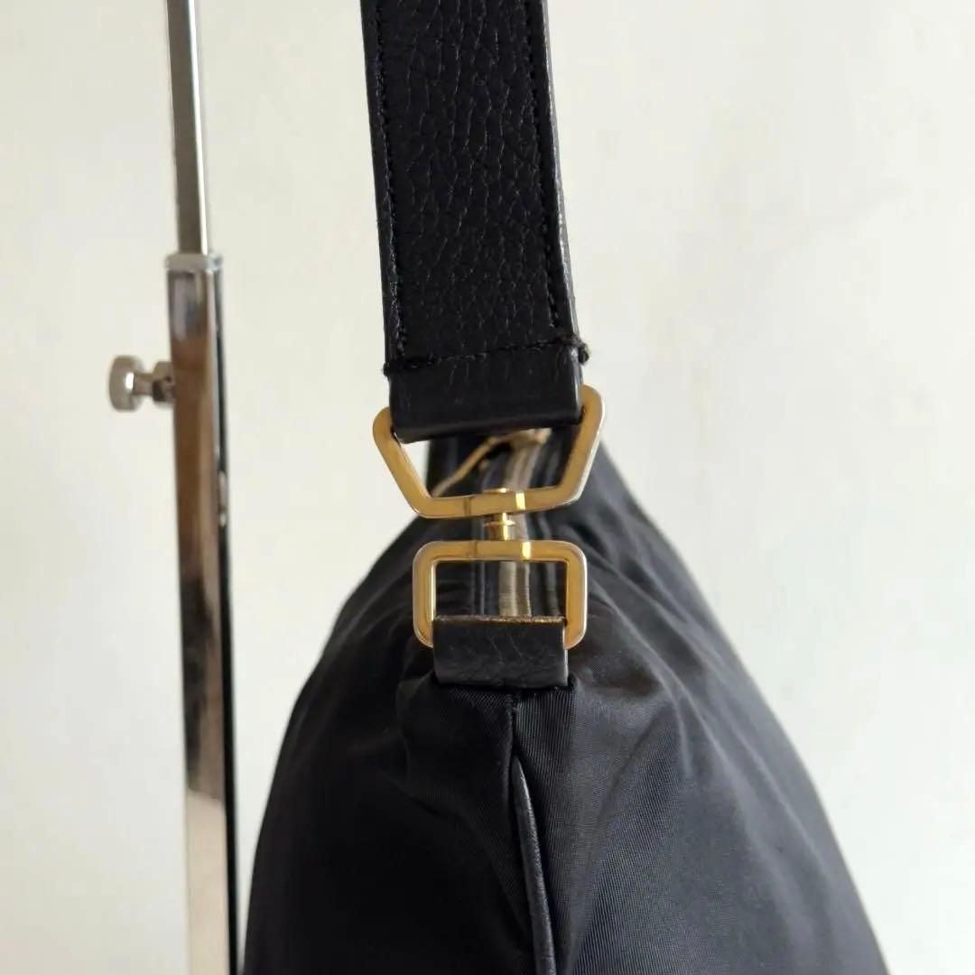 希少 PRADA プラダ ショルダーバッグ 三角ロゴ 白タグ 黒 金ロゴ 正規