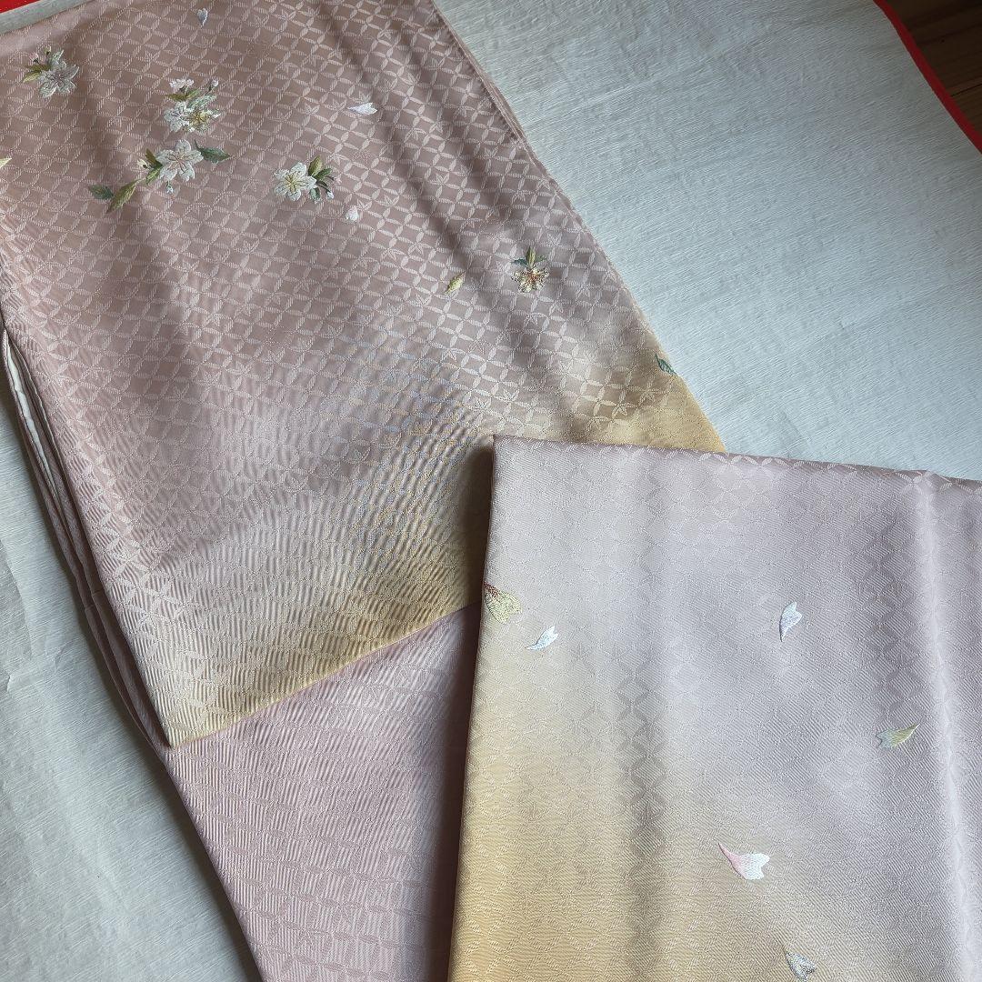 逸品を纏う　桜の刺繍　山口美術織物の付下げ