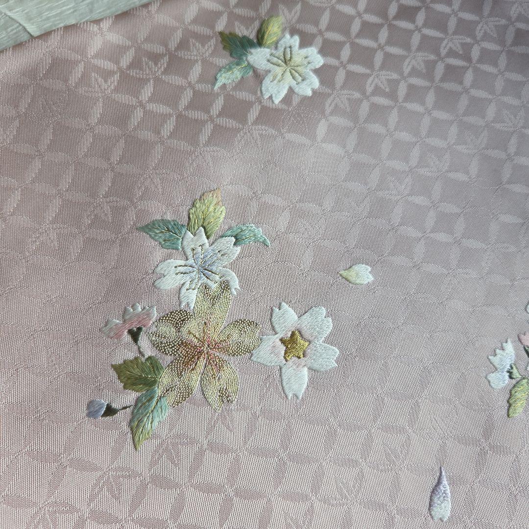 逸品を纏う　桜の刺繍　山口美術織物の付下げ