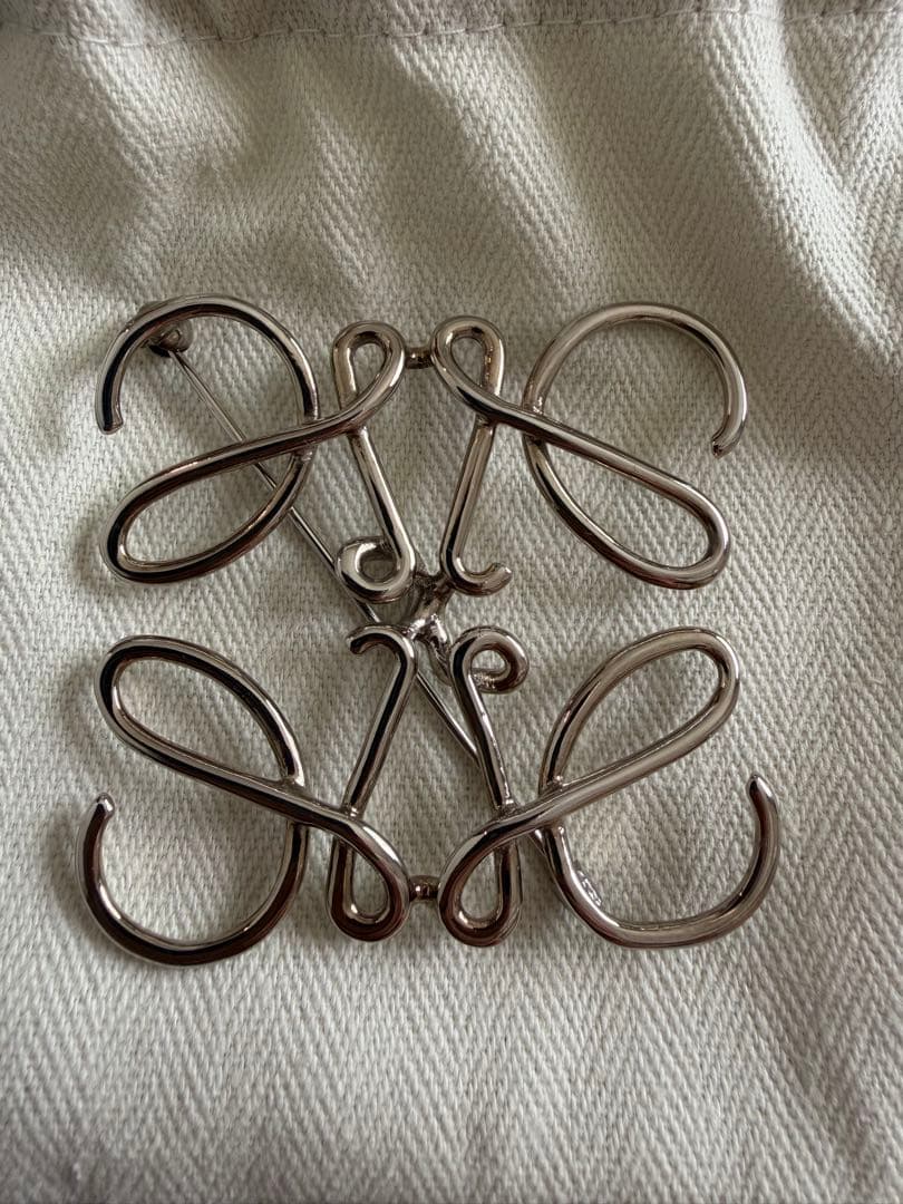 LOEWE アナグラムブローチ パラジウム　ロエベ　ブローチ　シルバー