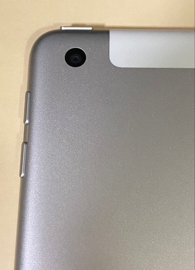 【本日限定】iPad5 Silver 128GB バッテリー最大容量100%