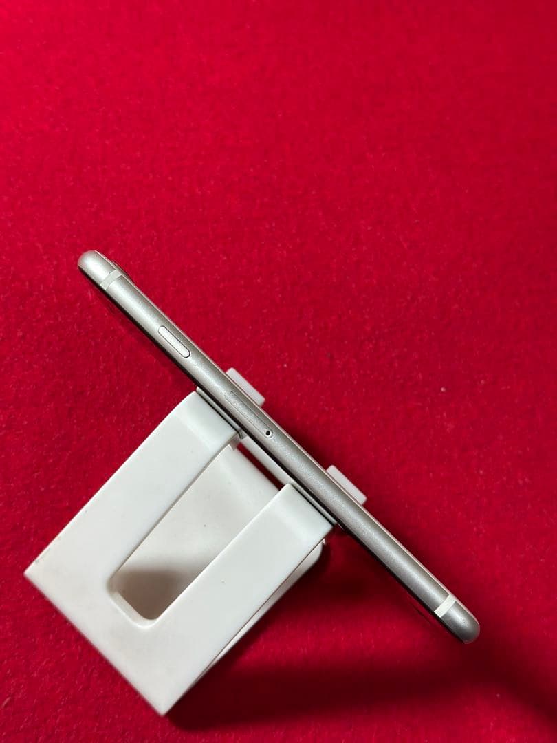 【1397】iPhone SE3第3世代スターライト 64GB simフリー