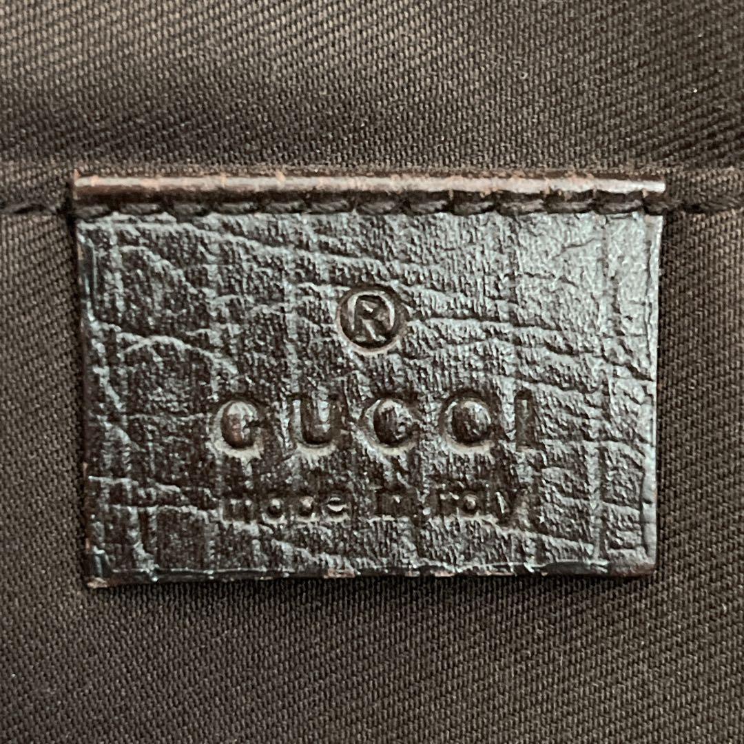 グッチ　ショルダーバッグ　カメラバッグ　ポシェット　GGスプリーム　PVCレザー