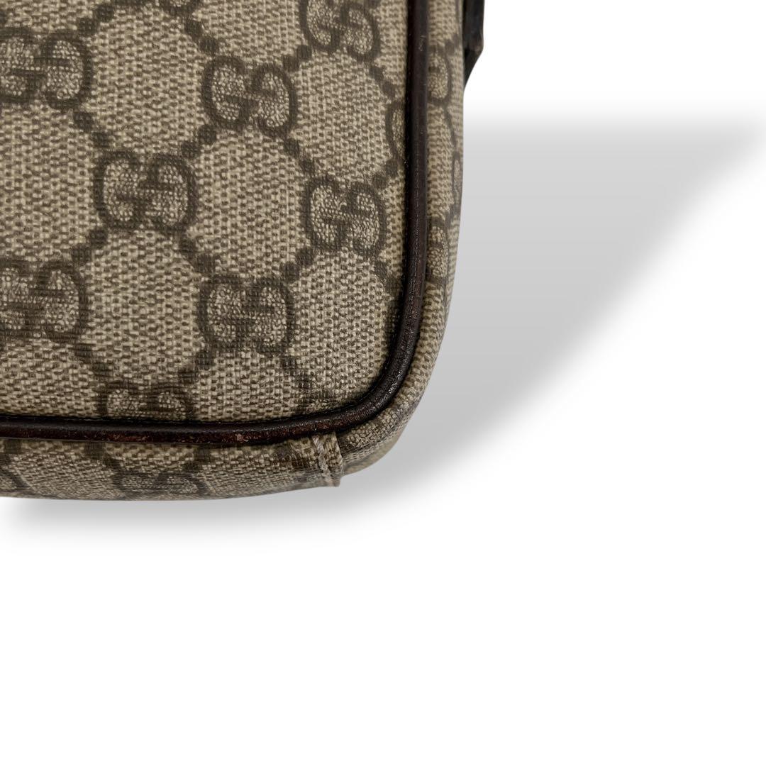 グッチ　ショルダーバッグ　カメラバッグ　ポシェット　GGスプリーム　PVCレザー