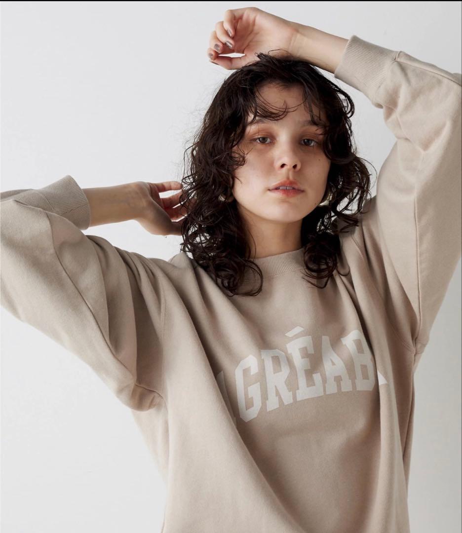 ウィムガゼット ロゴスウェットプルオーバー ベージュ