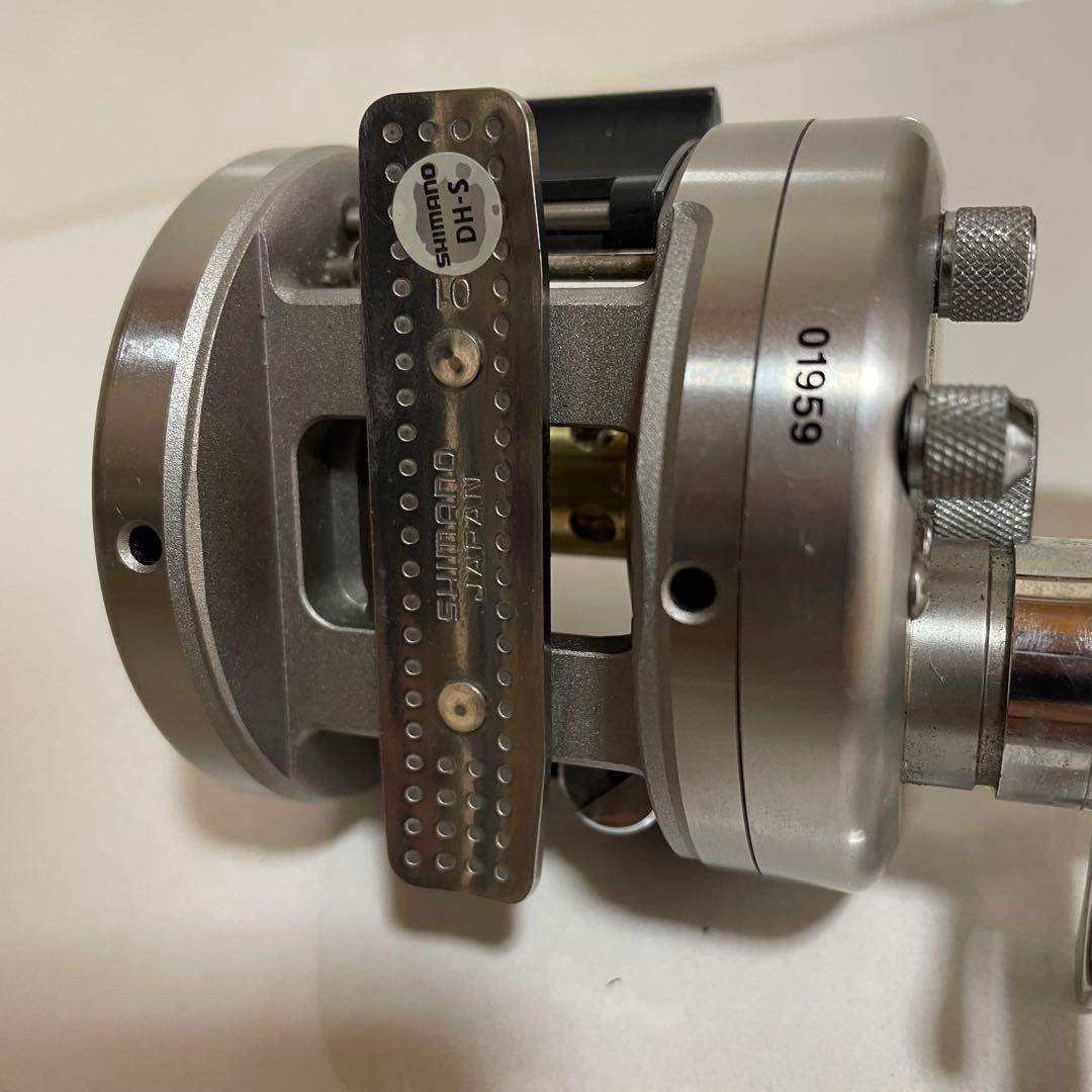 SHIMANO CALCUTTA 両軸リール 右巻き　シマノ　カルカッタ200