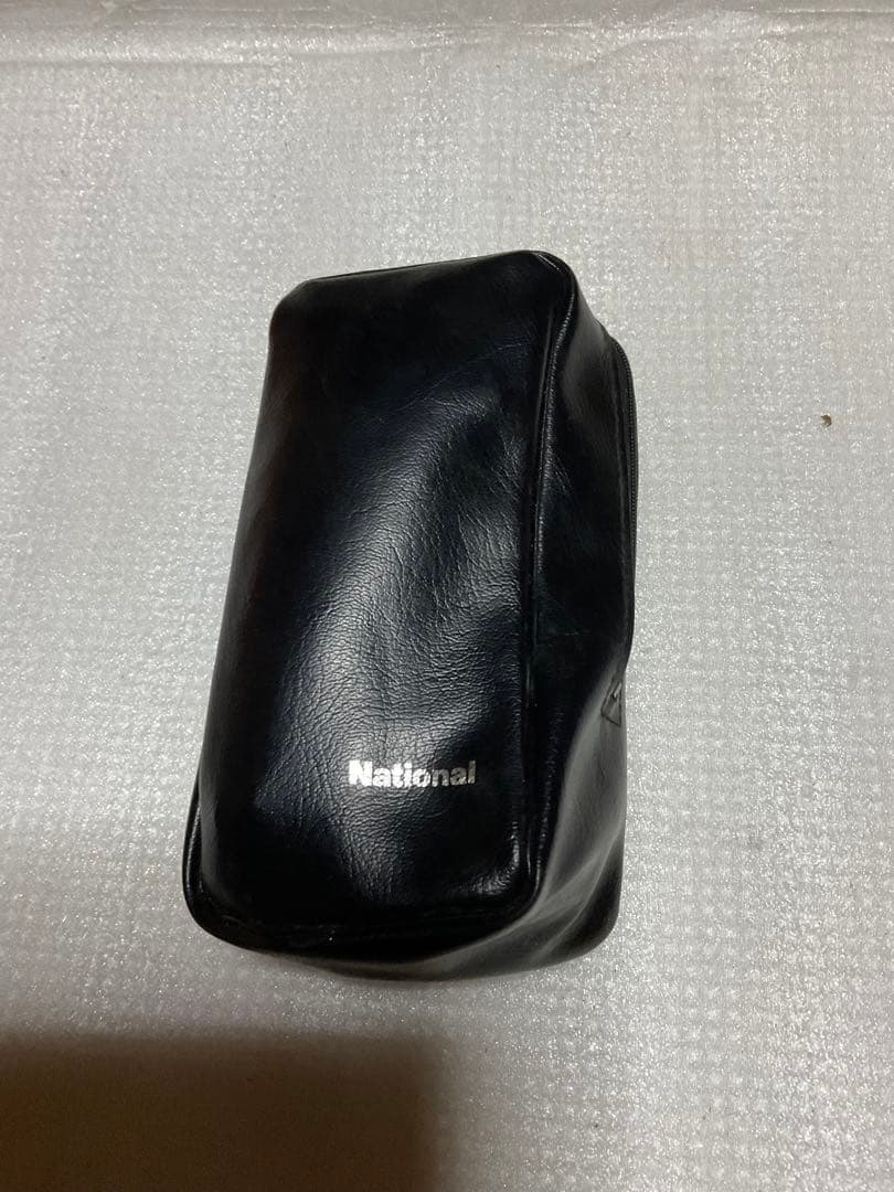 NIKOMAT・EL。一眼レフカメラ。ナショナルPE-32Sフラッシュ付き。