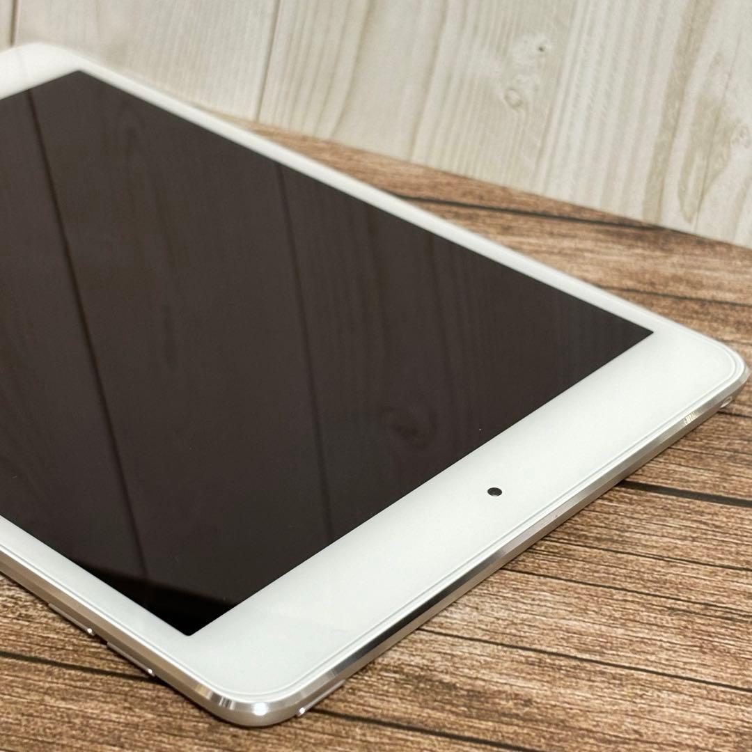 【送料込】iPad mini4 64GB シルバー Apple