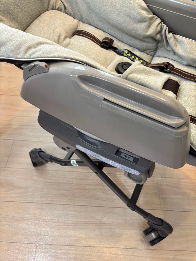 電動調整機能付きベビーチェア グレー