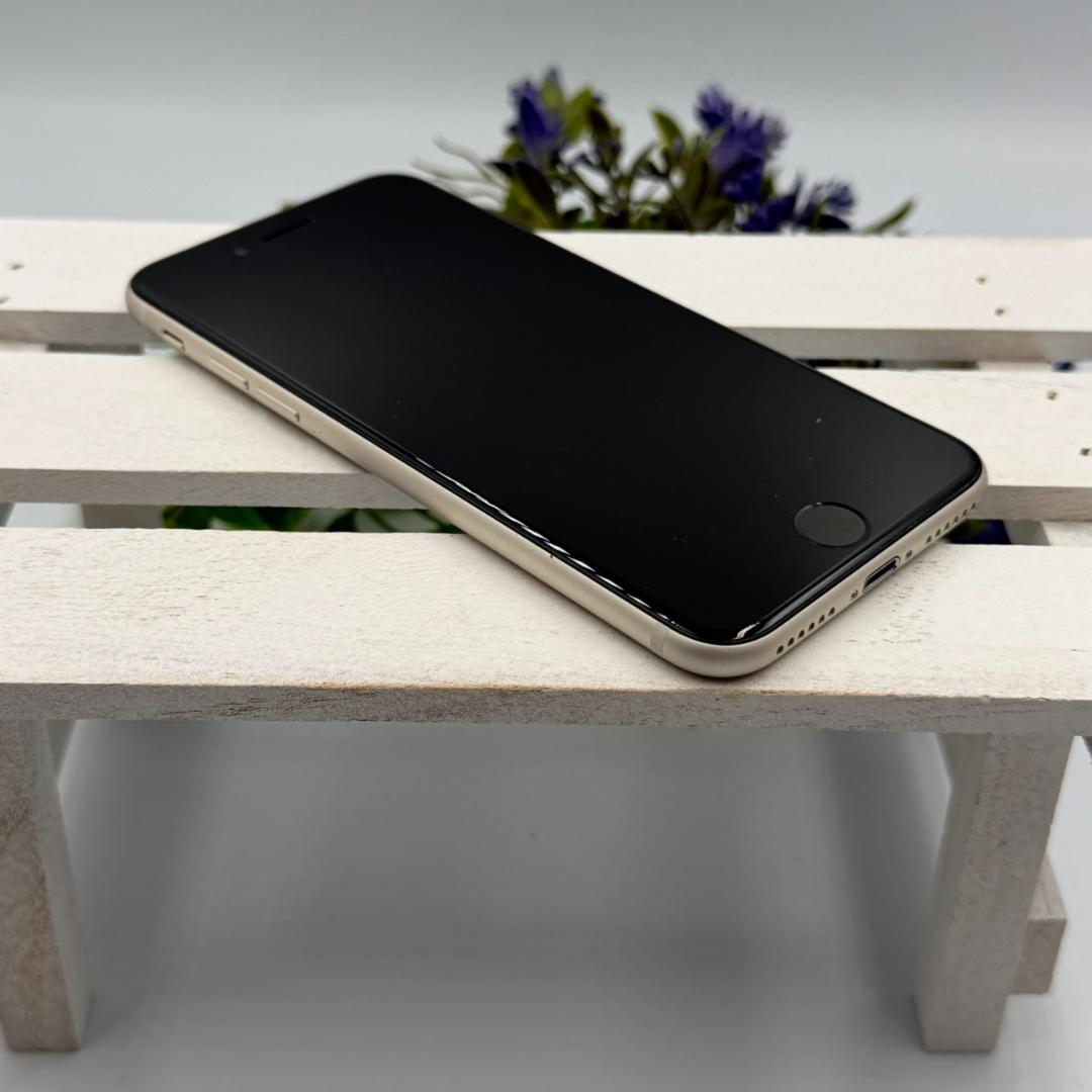 【美品】iPhone SE第3世代 64GB スターライト 358