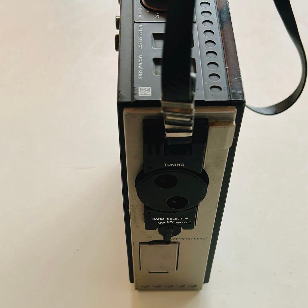 ICR-5500 ポータブルラジオチューナー電池入れて音は出ました。