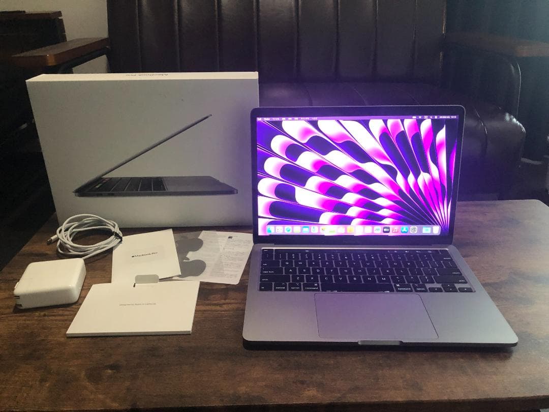 MacBook Pro 13.3インチ 2020 i7 USキー 4ポート