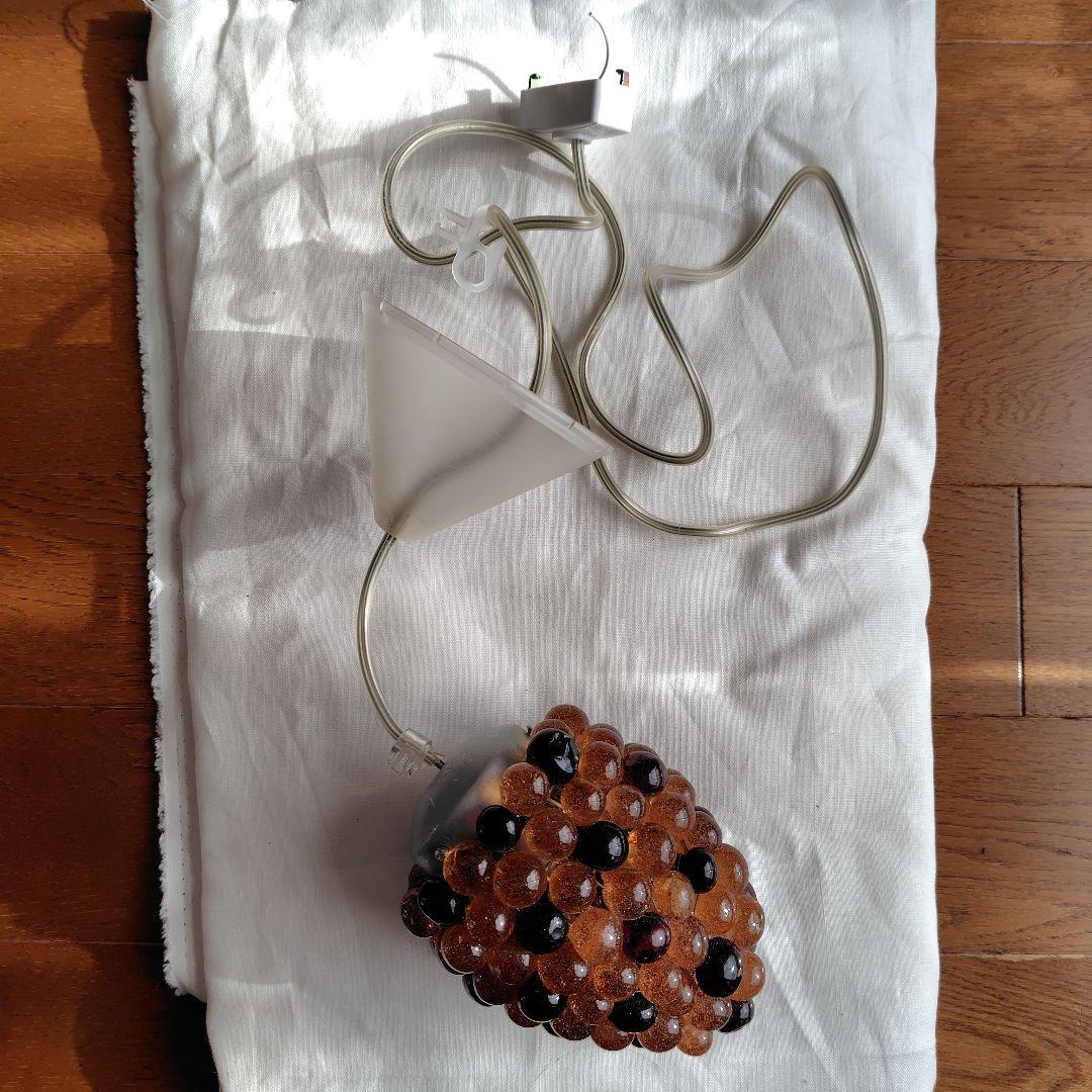 オレンジ（琥珀色）と濃い紫のガラス玉 ペンダントライト